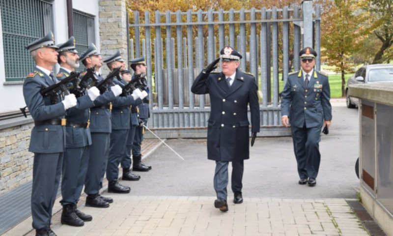 Giuseppe Arbore comandante regionale Guardia di Finanza visita Sondrio