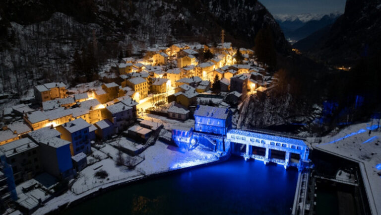Valchiavenna Natale impianti idoelettrici illuminati A2A