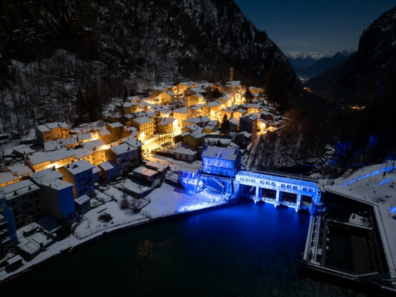Valchiavenna Natale impianti idoelettrici illuminati A2A