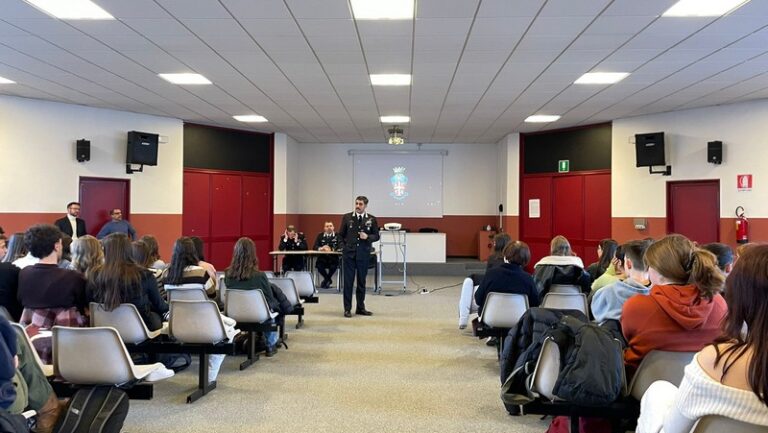 Incontro legalità Carabinieri Sondrio e studenti Liceo Nervi-Ferrari
