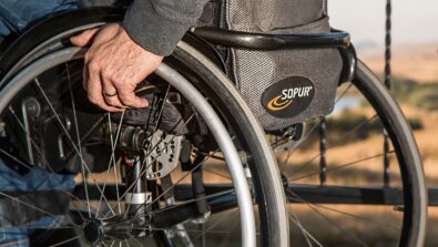 sedia a rotelle disabilità barriere architettoniche