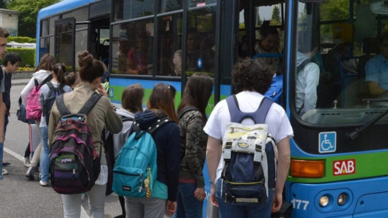 Autobus studenti