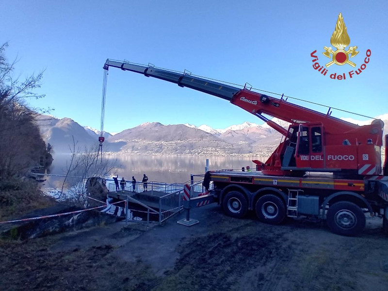 ribaltamento in acqua colico piona recupero auto vigili del fuoco