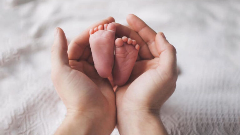Piedi neonato