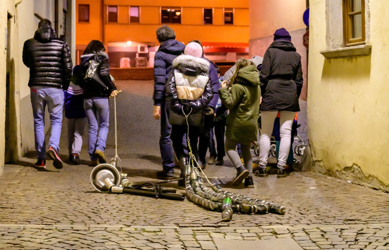 Tira Li Toli Tirano
