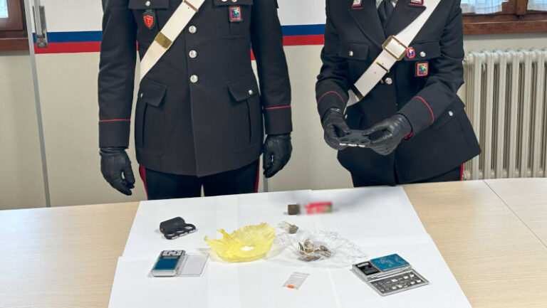 Arresto droga armi Bianzone carabinieri