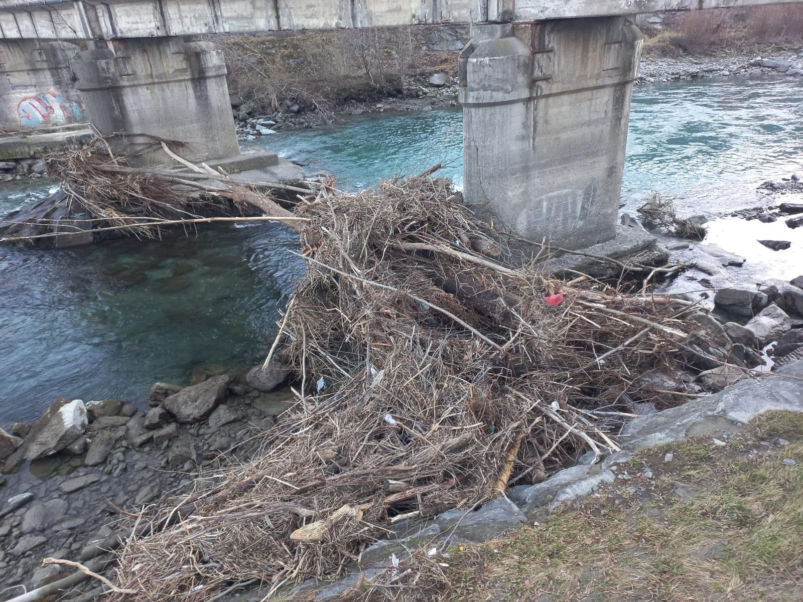 pulizia ponte ex Falck Tresenda