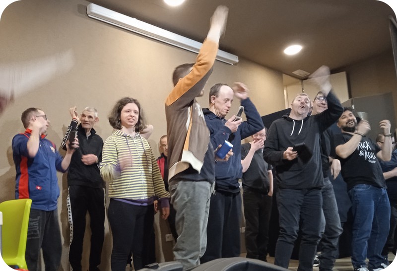 Che Pirla Dazio spettacolo teatrale uso tecnologie