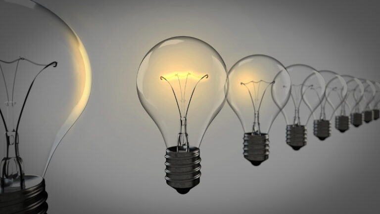 Elettricità lampadine pixabay