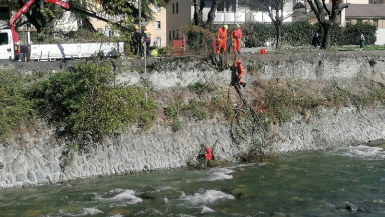 Pulizia torrente Mallero Sondrio