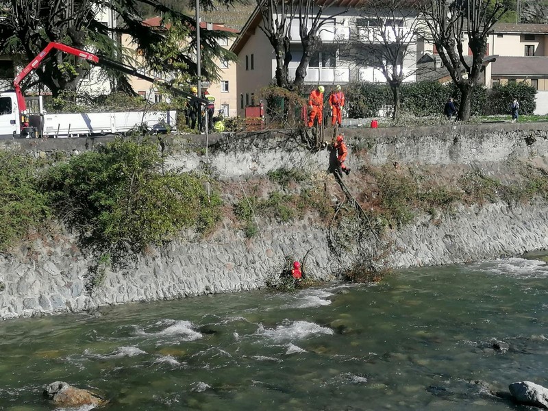 Pulizia torrente Mallero Sondrio