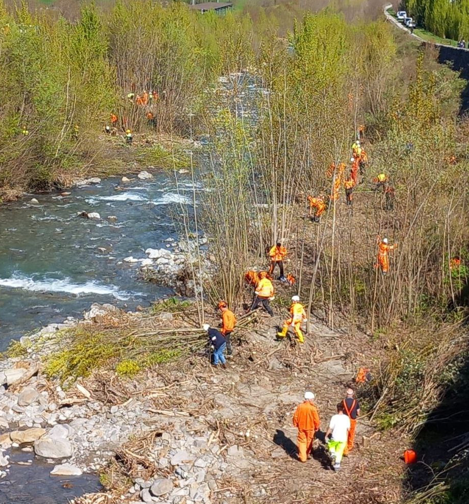 Colorina torrente Medrasco operazione Fiumi Sicuri