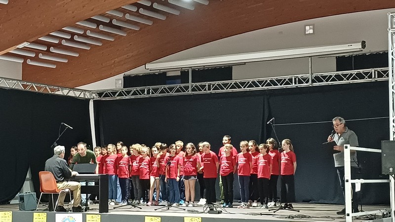 Cori di classe Villa di Tirano incontro provinciale