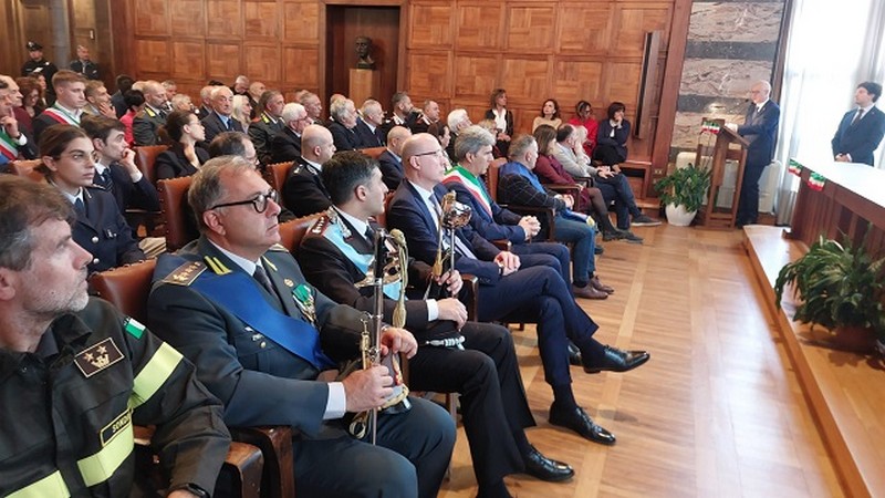 Onorificenze Ordine Merito Repubblica consegna diplomi Prefettura
