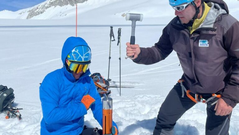 Campionamento accumulo neve alpi lombardia