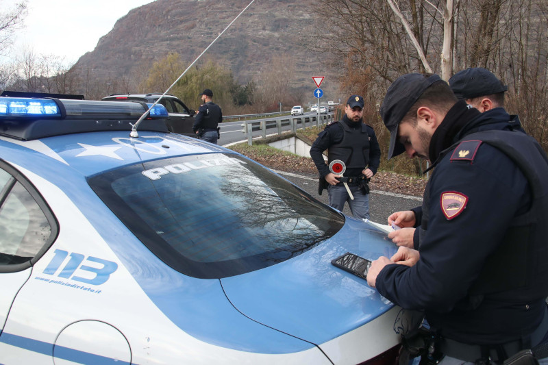 Polizia di Stato controlli