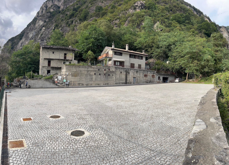 Parcheggio Castello Novate Mezzola riqualificazione