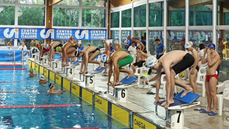nuoto piscina