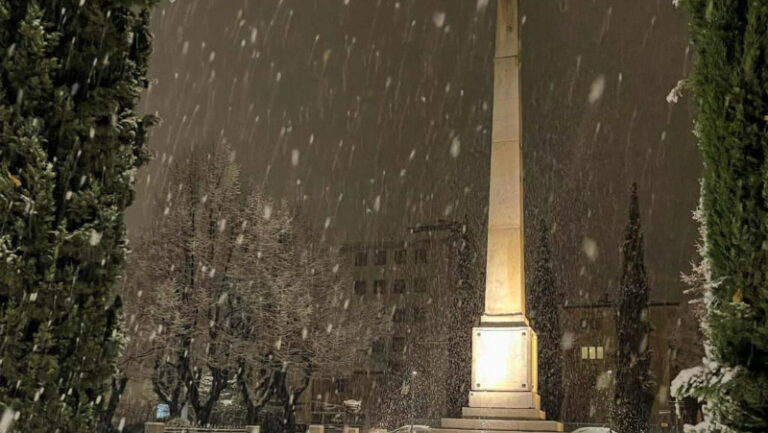 Tirano neve