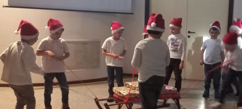 Spettacolo Natale Villa di Tirano "Il girotondo"