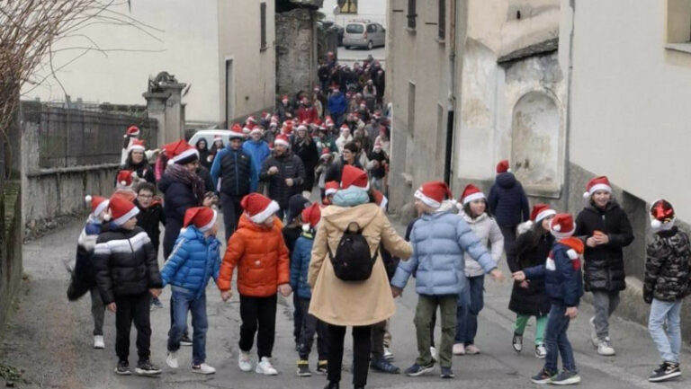 Camminata Babbi Natale Villa di Tirano 2024
