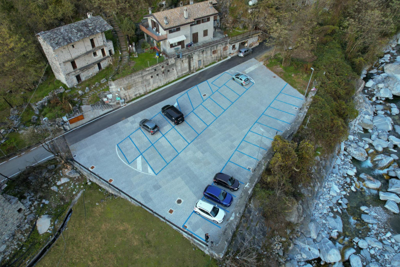 Parcheggio località Castello Novate Mezzola