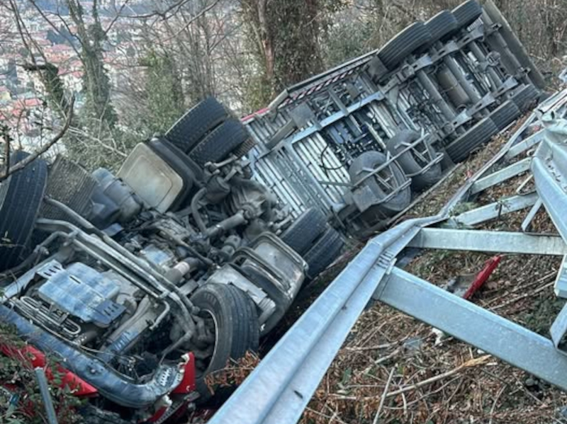 Incidente SS36 camion Mandello