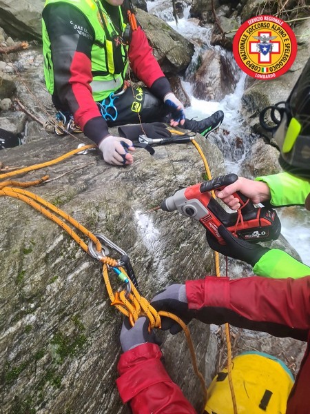 Cnsas forra Lombardia Samolaco esercitazione