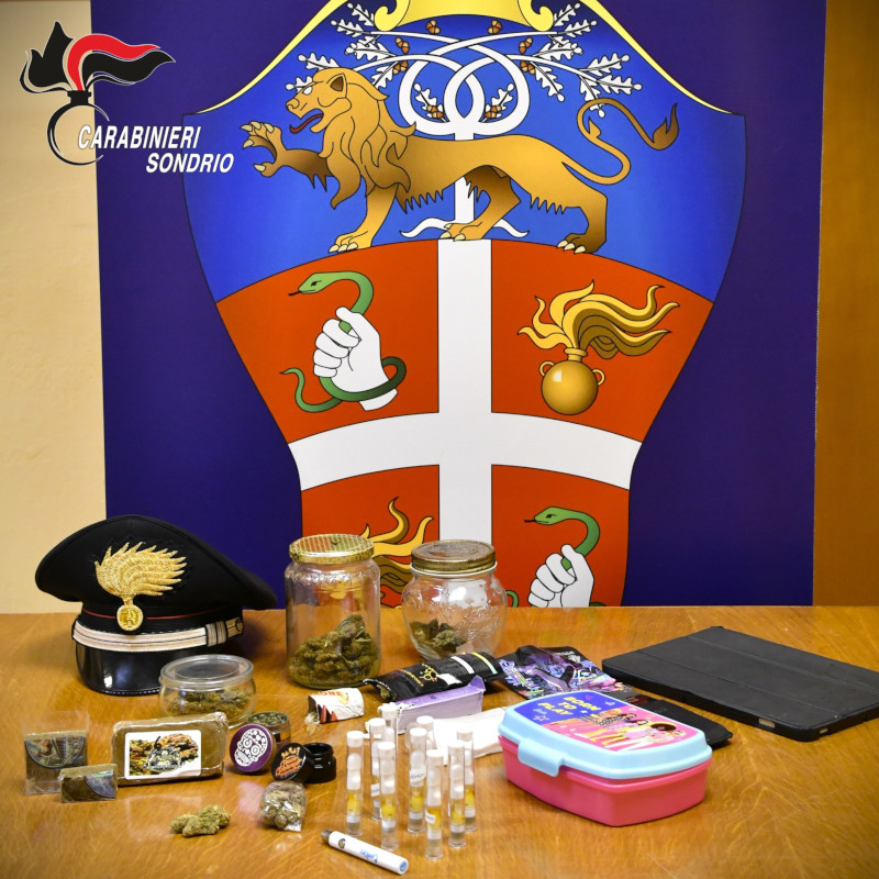 Colorina spacciatore arrestato droga Carabinieri