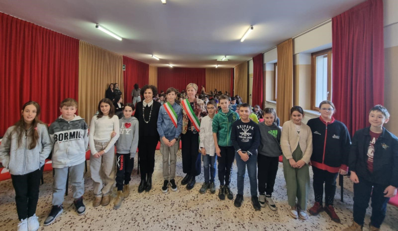 Consiglio Comunale dei ragazzi Bormio prefetto Anna Pavone