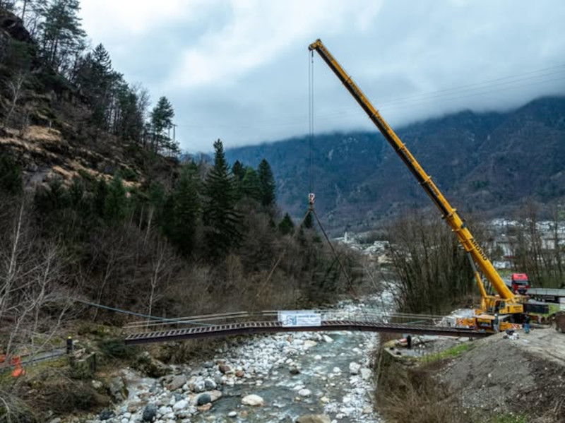 Posa ponte Prosto Piuro fiume Mera