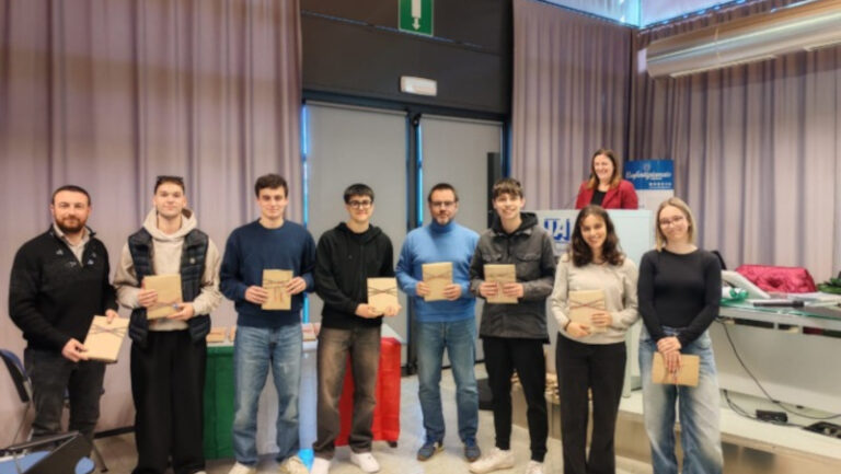 Sondrio Costituzione 18 anni