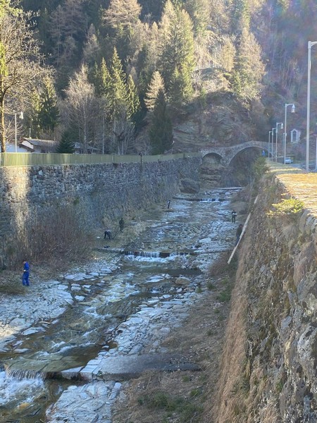 Campodolcino torrente Rabbiosa pulizia volontari