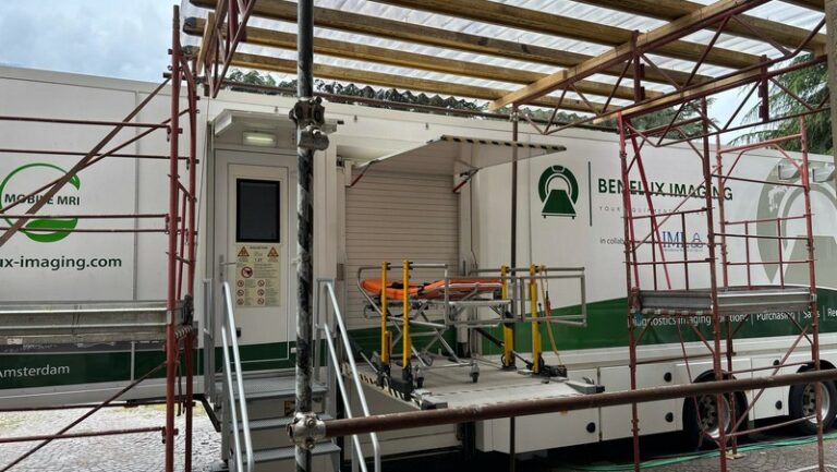 Ospedale di Sondrio unità mobile risonanza magnetica
