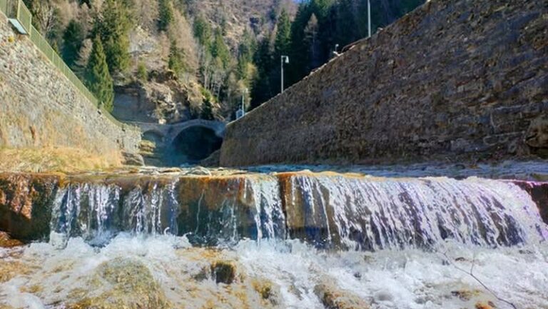 Campodolcino torrente Rabbiosa pulizia volontari