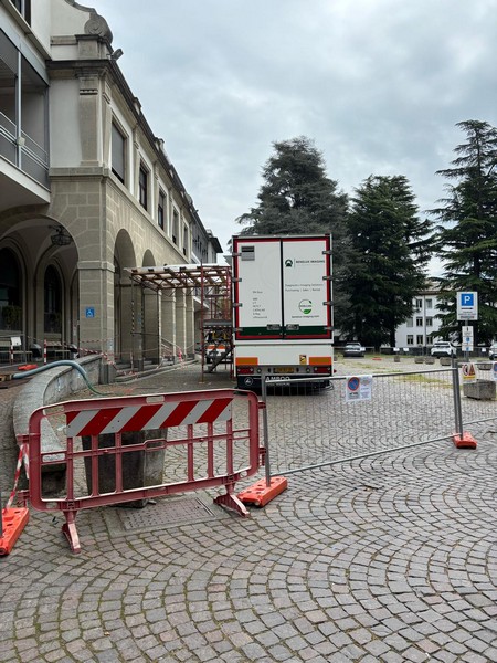 Ospedale di Sondrio unità mobile risonanza magnetica