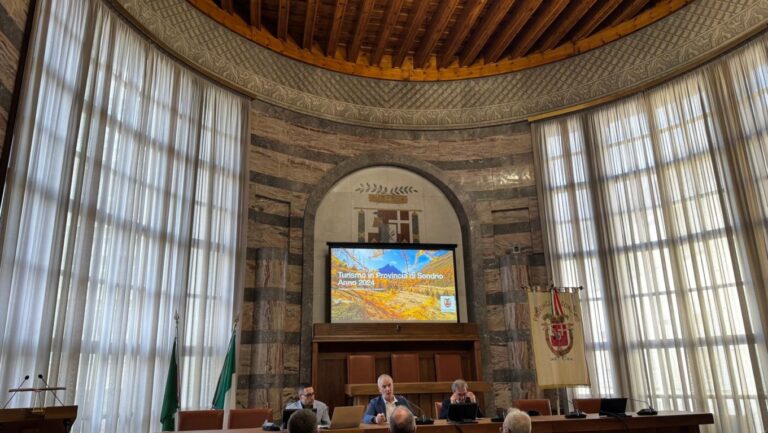 Conferenza presentazione dati turismo provincia di Sondrio
