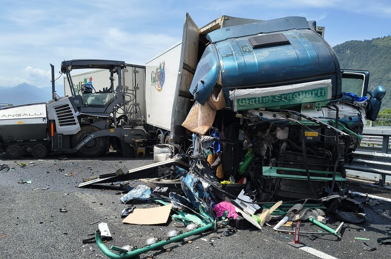 Incidente ss38 camion Piantedo