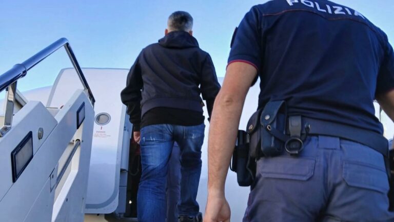 Rimpatrio Polizia