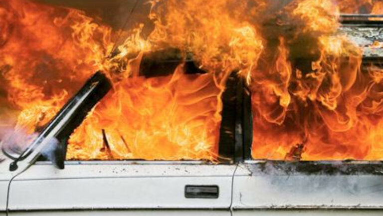 auto fiamme