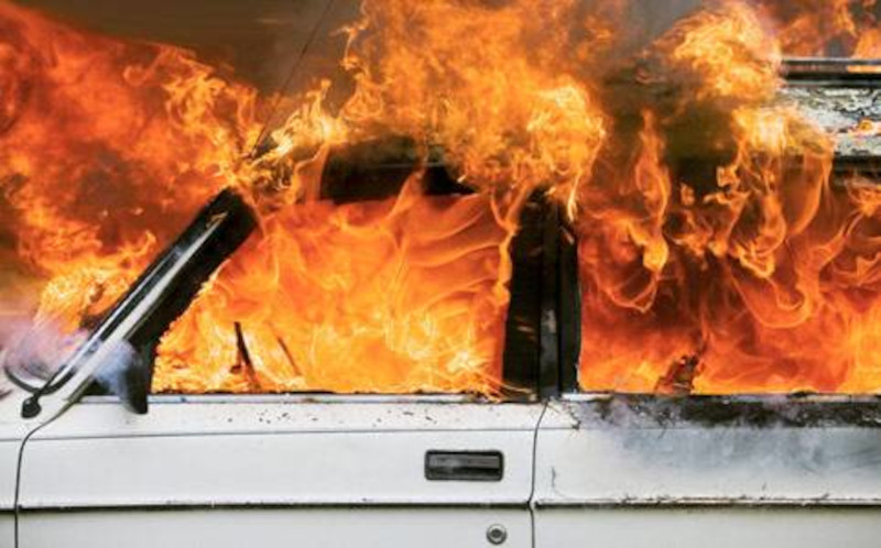 auto fiamme