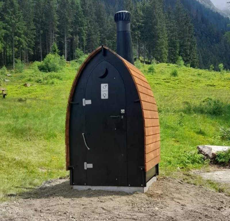 Bagno ecologico area picnic Val Caronella Teglio