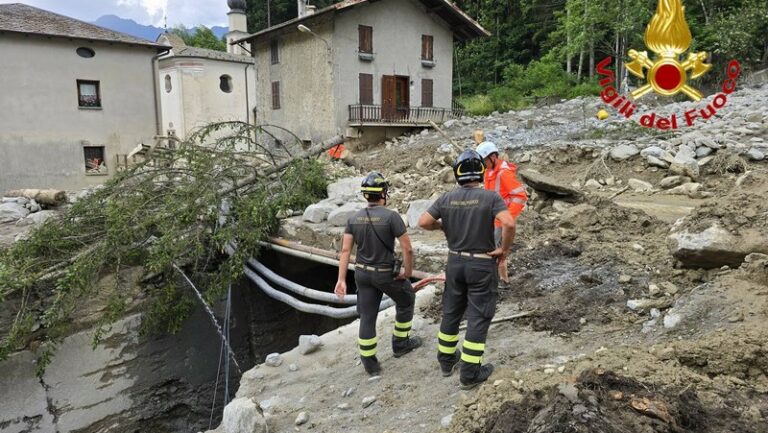 Alluvione Valdisotto Vigili del Fuoco