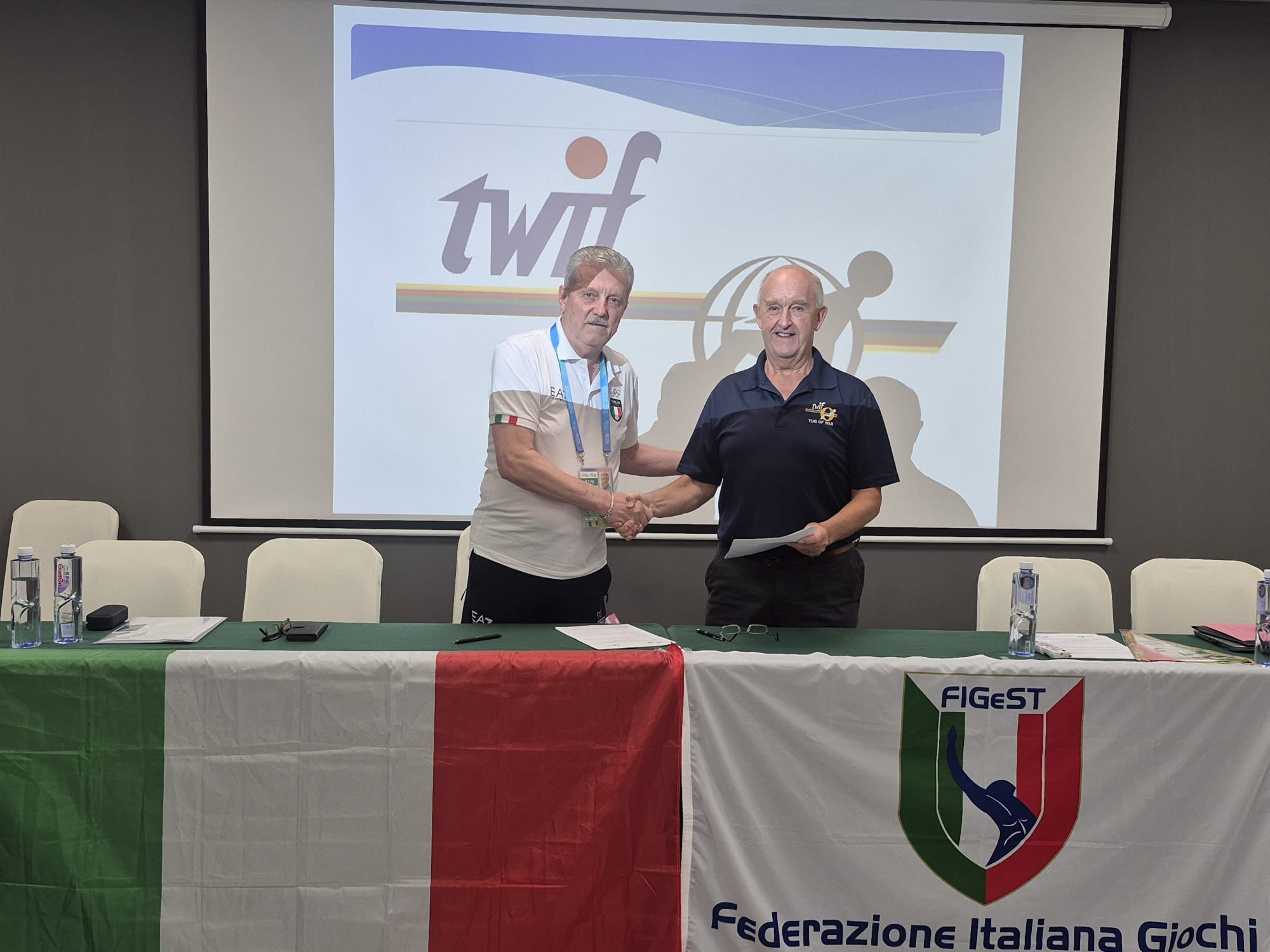 Il presidente nazionale FIGeST, Enzo Casadidio e il presidente TWIF, Dan McCarthy