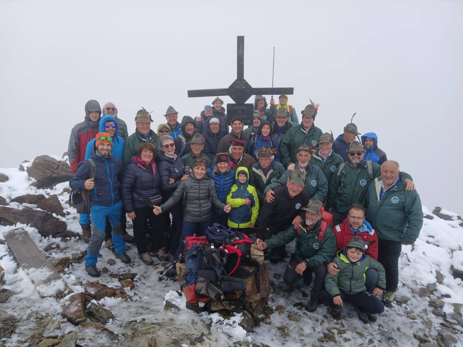 In vetta al Pic de Valeceta a 50 anni dalla posa della croce