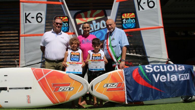 windsurf gera lario consegna borse studio (1)