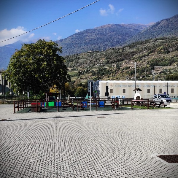 Nuova area camper castello acqua sentiero valtellina