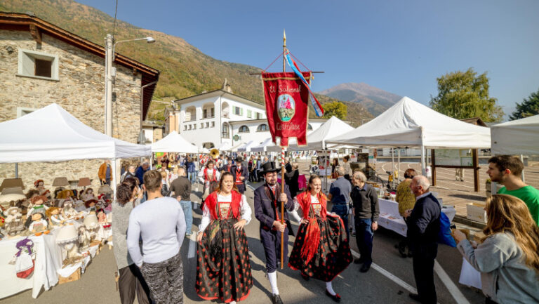 Sagra Mela e Uva Villa di Tirano
