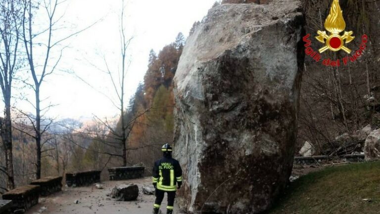 Frana Lanzada Vigili del Fuoco località Tornadri