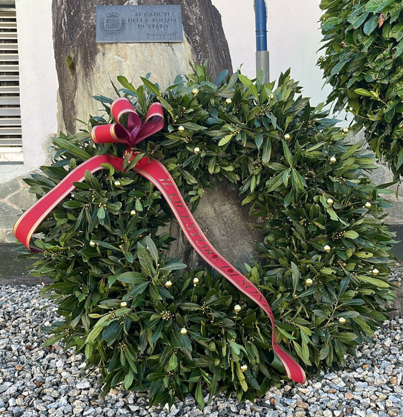 defunti corona cerimonia questura Sondrio